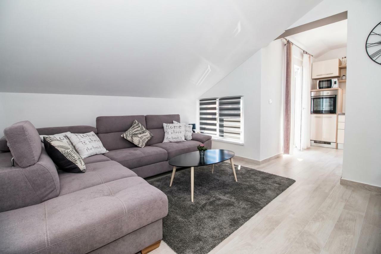 זאדאר Apartment Hera With Balcony And Free Parking מראה חיצוני תמונה