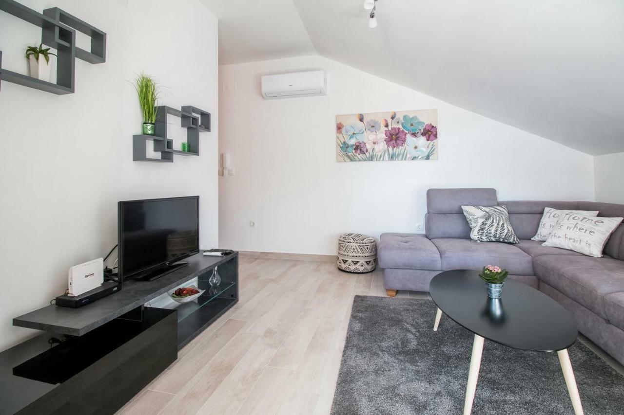 זאדאר Apartment Hera With Balcony And Free Parking מראה חיצוני תמונה
